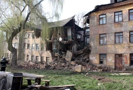 «Перемирие» в Донецке: непонятные залпы, желтые снаряды, разрушенные дома