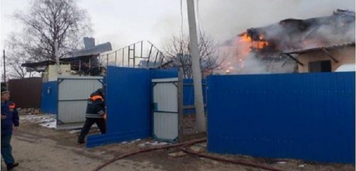 Окраины Донецка подверглись обстрелу вечером 6 апреля, есть попадания в дома, - соцсети