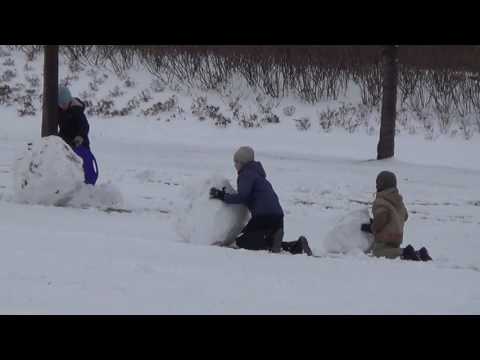 Донецк засыпало снегом