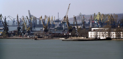 Из-за блокады Донбасса торговый порт Мариуполя на грани закрытия