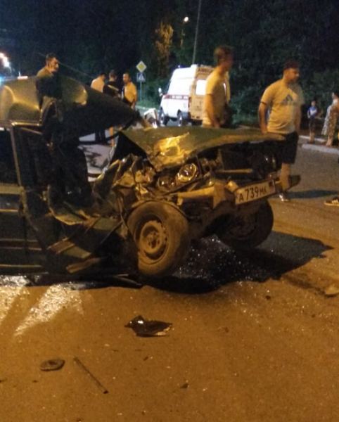 Страшное ДТП в Горловке: Легковое авто врезалось в «Газель»