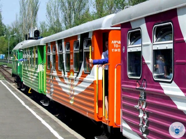 Донецкая детская железная дорога запускает движение фирменного поезда «Донецкие зори»