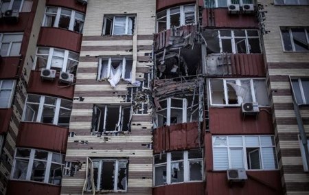 Донецк периодически обстреливают, поврежден газопровод
