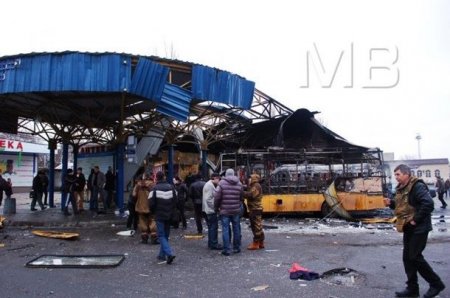 В центре Донецка снаряд попал в автобусную станцию