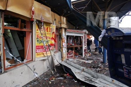 В центре Донецка снаряд попал в автобусную станцию