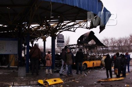 В центре Донецка снаряд попал в автобусную станцию