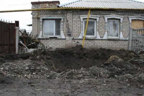 Фото разрушений Донецка,  Куйбышевский район, м-н Октябрьский.  март 2015г.