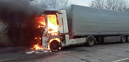 На КПП «Успенка» загорелся грузовой автомобиль