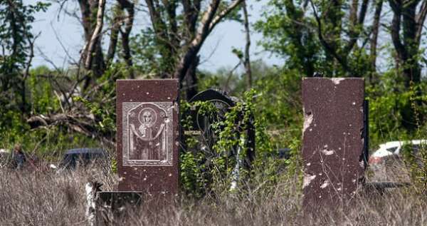 Иверское кладбище в Донецке весной 2016 года (ФОТО)