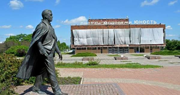 Как выглядит дворец молодежи «Юность» в Донецке сегодня (ФОТО)