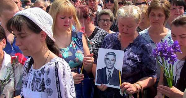 В Куйбышевском районе Донецка открыли мемориал погибшим в результате обстрелов мирным жителям (ФОТО)