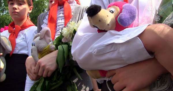 В Куйбышевском районе Донецка открыли мемориал погибшим в результате обстрелов мирным жителям (ФОТО)