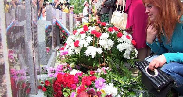 В Куйбышевском районе Донецка открыли мемориал погибшим в результате обстрелов мирным жителям (ФОТО)