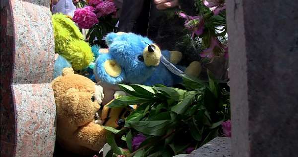 В Куйбышевском районе Донецка открыли мемориал погибшим в результате обстрелов мирным жителям (ФОТО)