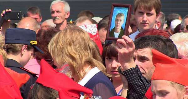 В Куйбышевском районе Донецка открыли мемориал погибшим в результате обстрелов мирным жителям (ФОТО)