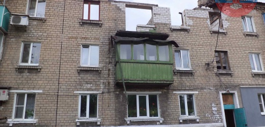 В Макеевке восстанавливают дом, поврежденный при взрыве газа (ФОТО)