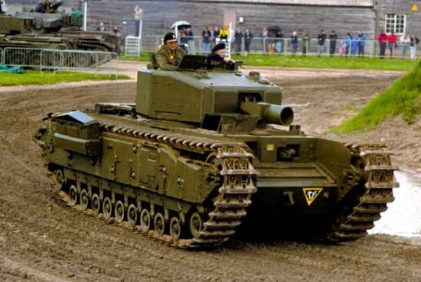 Инженерный танк Churchill AVRE (Канада-Великобритания)