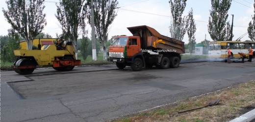 В Горловке продолжается текущий ремонт дорог