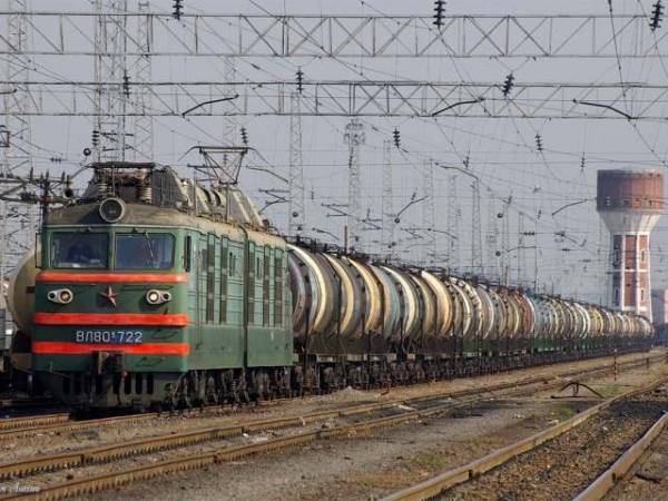 В Донецкой области поезд сбил женщину, которая собирала уголь