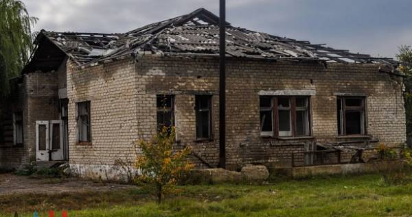 В Никишино до конца года восстановят 32 дома, разрушенных в результате боевых действий (ФОТО)