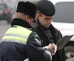 ГАИ Горловки призывает водителей подготовиться к зиме и напоминает о запрете эксплуатации авто без зимней резины