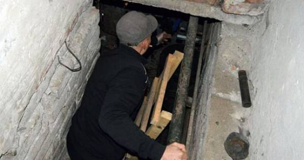 Житель Краматорска за месяц украл более 20 теплосчетчиков из подвалов домов (ФОТО)