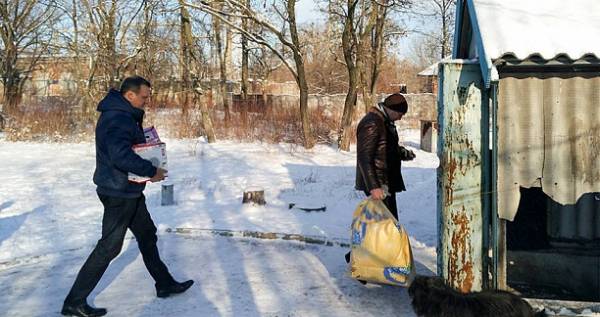 В бомбоубежище в Петровском районе Донецка доставили одеяла и обогреватели (ФОТО)