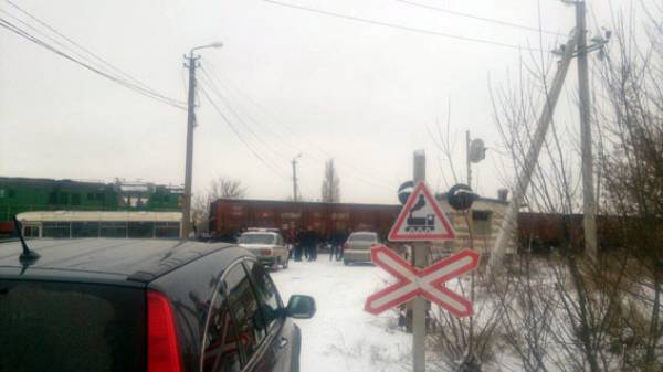 В Донецкой области автобус с пассажирами столкнулся с поездом