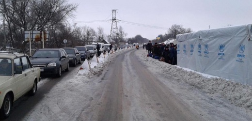 Более 400 машин скопились в очереди утром 28 января в КПВВ «Марьинка», - Госпогранслужба Украины