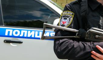 В Донецке мужчина устроил стрельбу по автомобилю