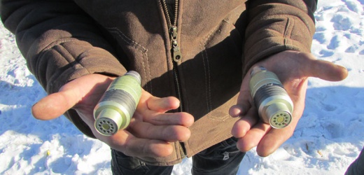 В Новогродовке мужчина разгуливал по улице с гранатами