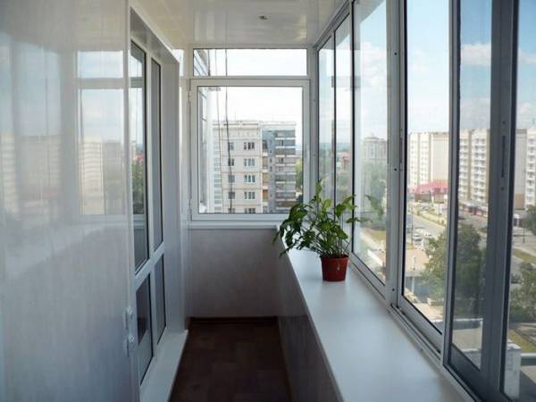 Недорого застеклить балкон: выгодные условия и гарантия качественных работ
