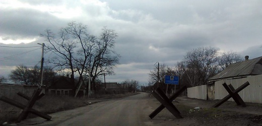 В результате обстрела в поселке Старомихайловка повреждены два дома