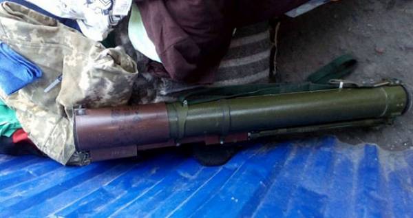 На автостанции Курахово полиция нашла у пассажира гранатомет и несколько сотен патронов