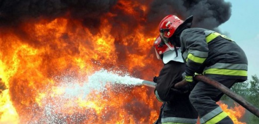 В Верхнеторецком из-за обстрела сгорели десять жилых домов