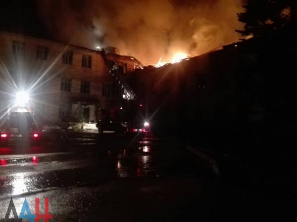 Пожар на донецкой шахте «Куйбышевская» уничтожил 600 кв. метров кровли админздания – МЧС ДНР