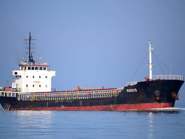 СМИ: перевозившее взорвавшееся в Бейруте аммиачную селитру судно Rhosus затонуло в ливанском порту