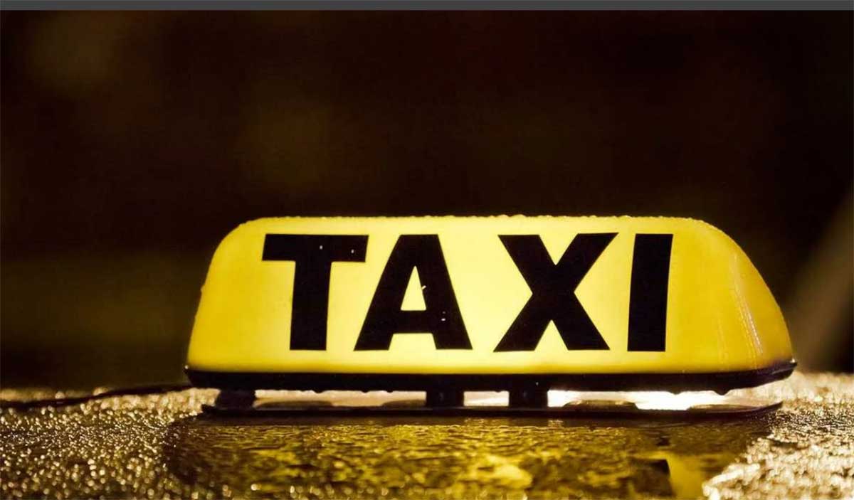 Службы такси в Донецке подняли тарифы до 100 рублей за вызов