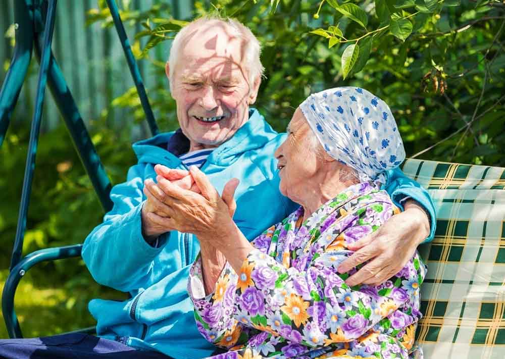 Дома для престарелых людей: особенности проживания, преимущества