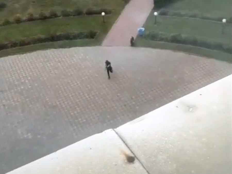 Пальба в Пермском университете: учащиеся бегут через окна
