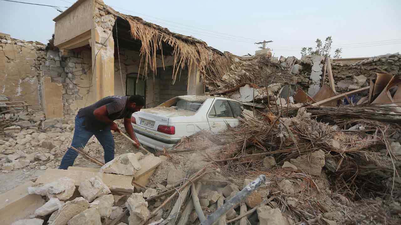 Землетрясение в Иране: множество потерпевших