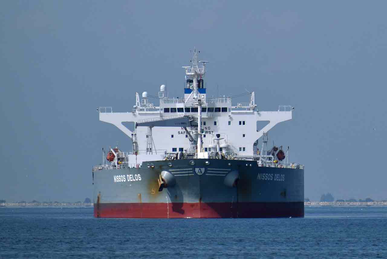 У берегов Турции танкеры застряли в пробке после введения ценового потолка на нефть из России