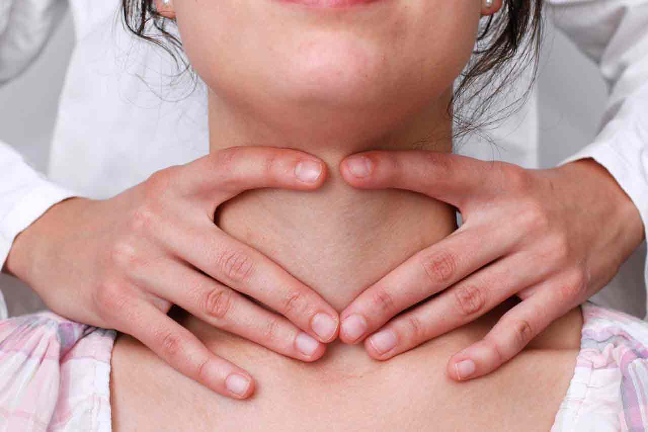 Зоб щитовидной железы - причины, симптомы, как они выглядят?