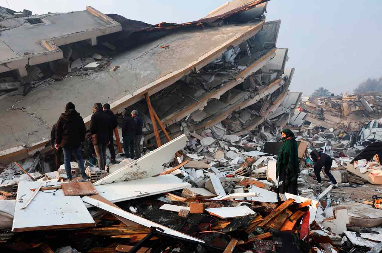 Количество погибших в следствии землетрясения в Турции увеличилось до 12 391