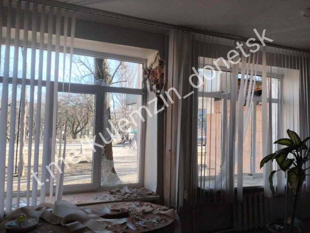 Два мирных жителя были ранены при обстреле Киевского района Донецка.