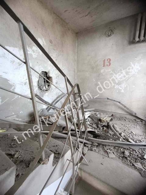 Последствия вчерашнего обстрела Киевского района. Улица Горная