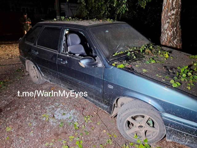 Последствия вечернего обстрела Куйбышевского района Донецка