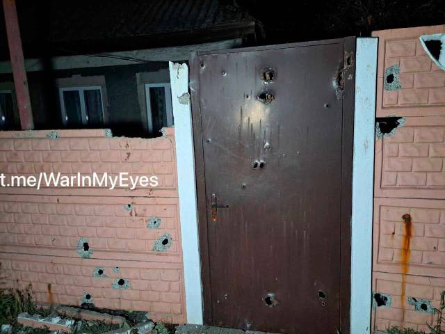 Последствия вечернего обстрела Куйбышевского района Донецка