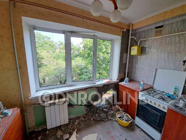 Снаряд попал в многоквартирный дом в Горловке, погиб мужчина