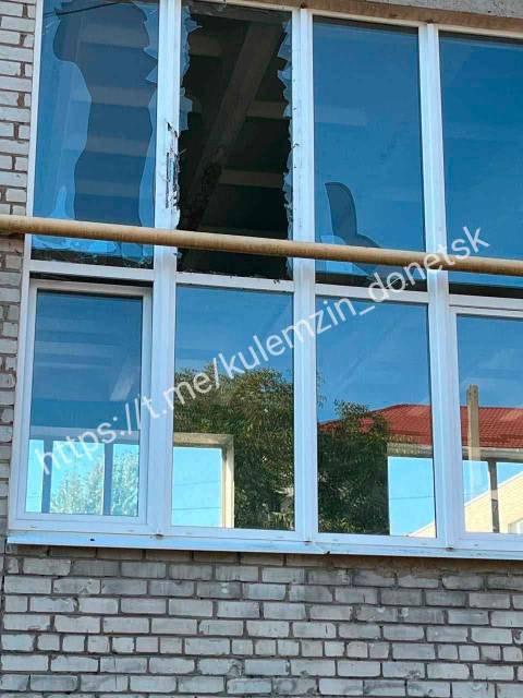 Последствия ночного обстрела Киевского района Донецка: школа №19